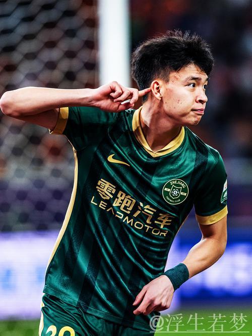 18岁新星王钰栋展望2030，国足无缘世预赛