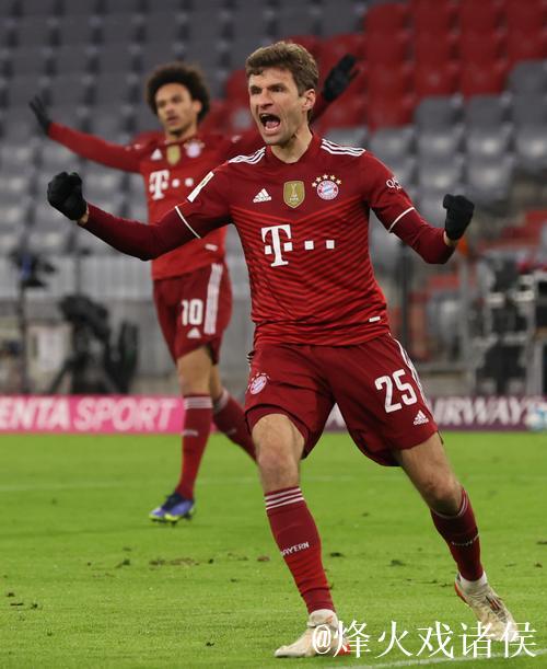 德甲-莱万穆勒建功屈桑斯惊艳世界波 拜仁4-0大胜狼堡