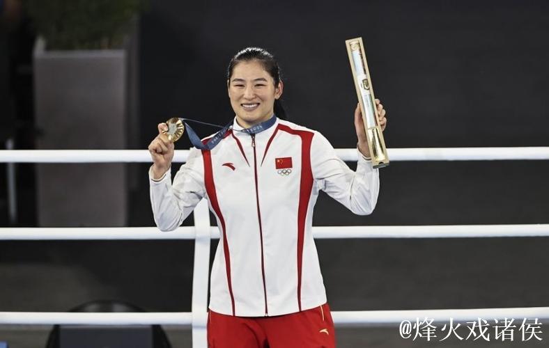 全运会拳击比赛：奥运冠军李倩晋级八强
